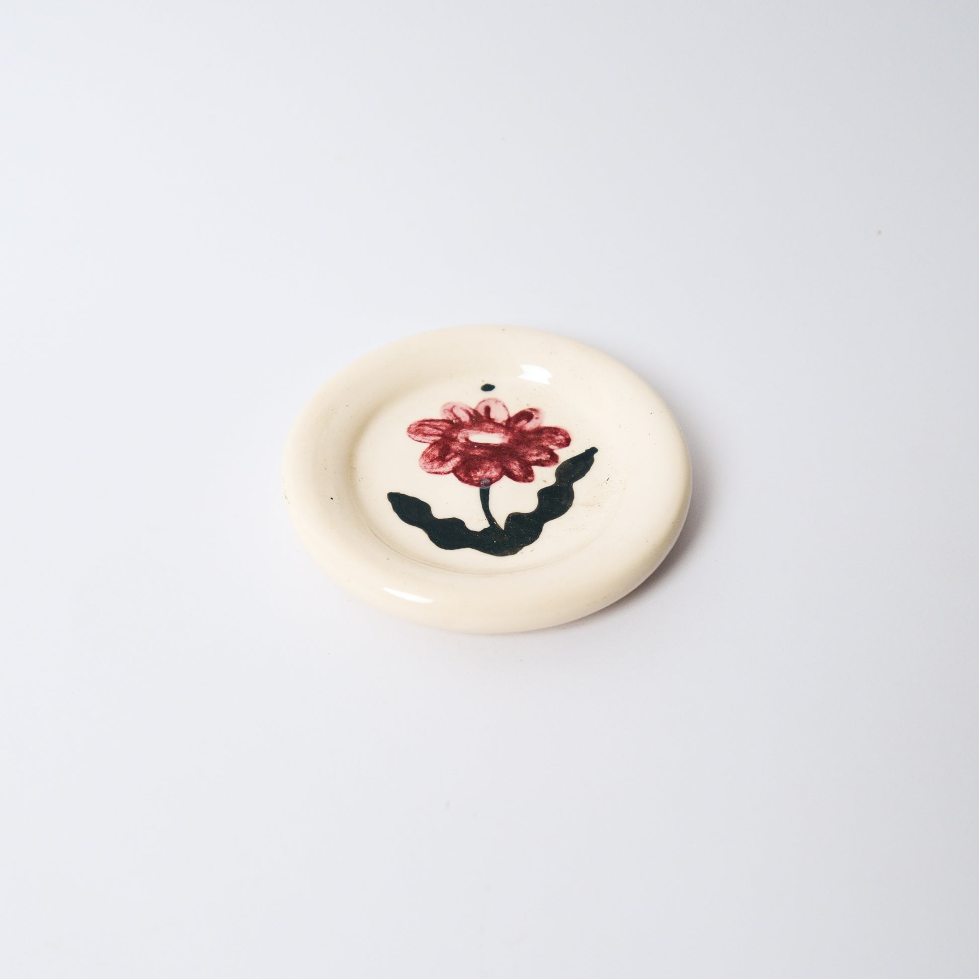 Starburst Medium Dish in Burgundy by Objects by Phoebe — view 2